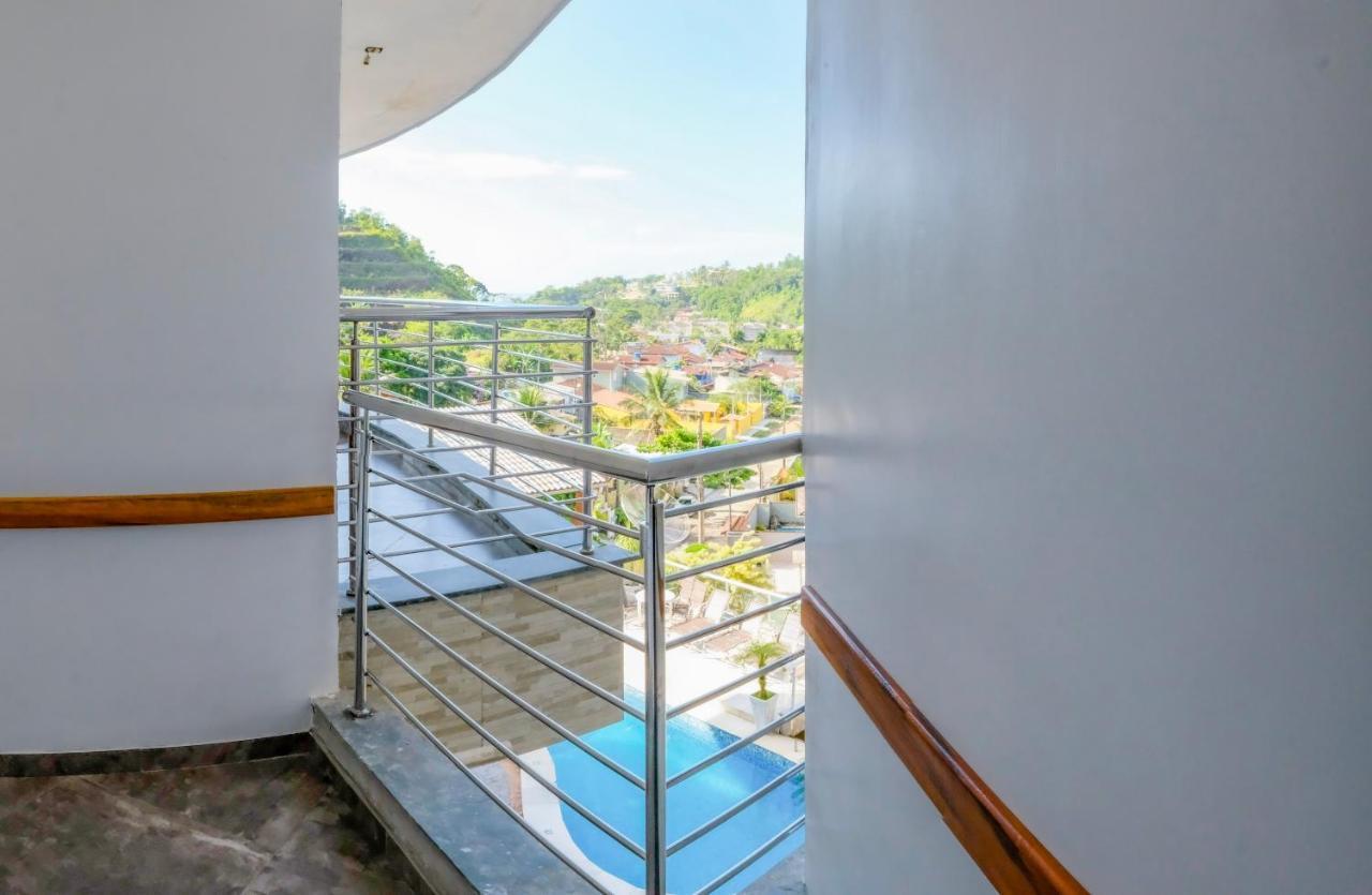 Residencia Vitória Mar 3*